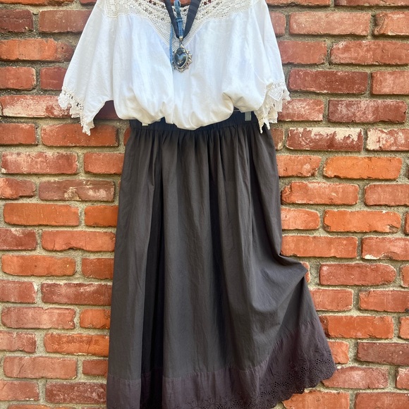 Vintage Style Smoky Gray Embroidered Hem Cotton Skirt - Picture 3 of 5